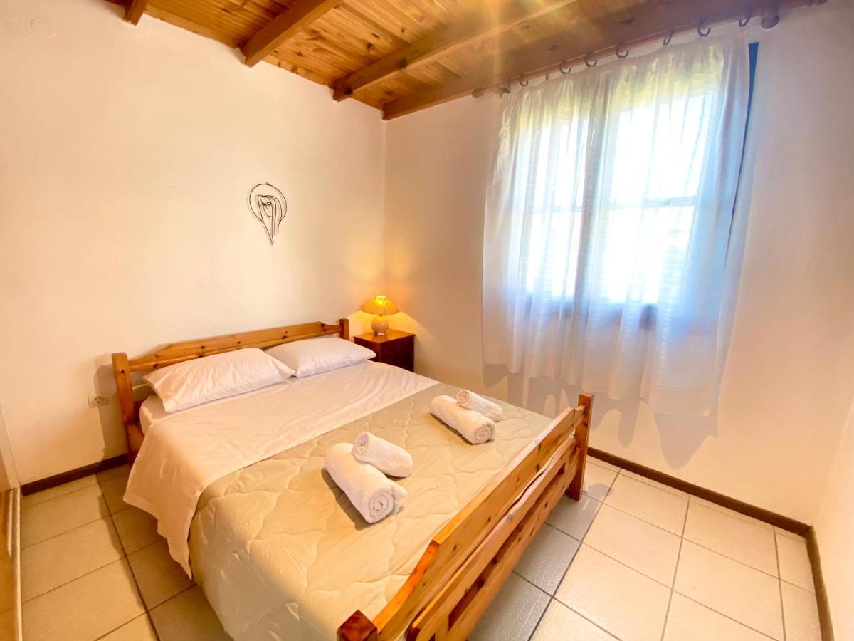 Villa Meltemi Rock House à Kalandra Extérieur photo