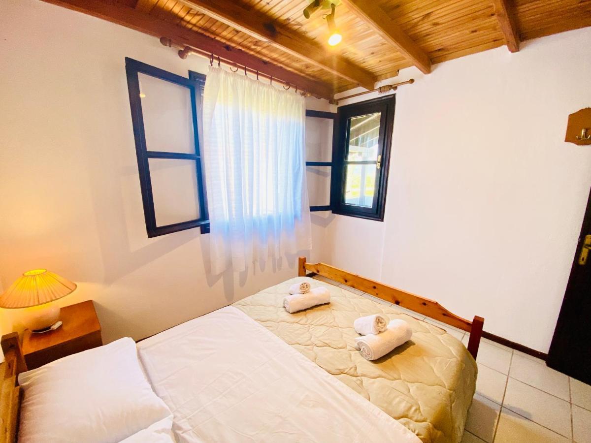 Villa Meltemi Rock House à Kalandra Extérieur photo