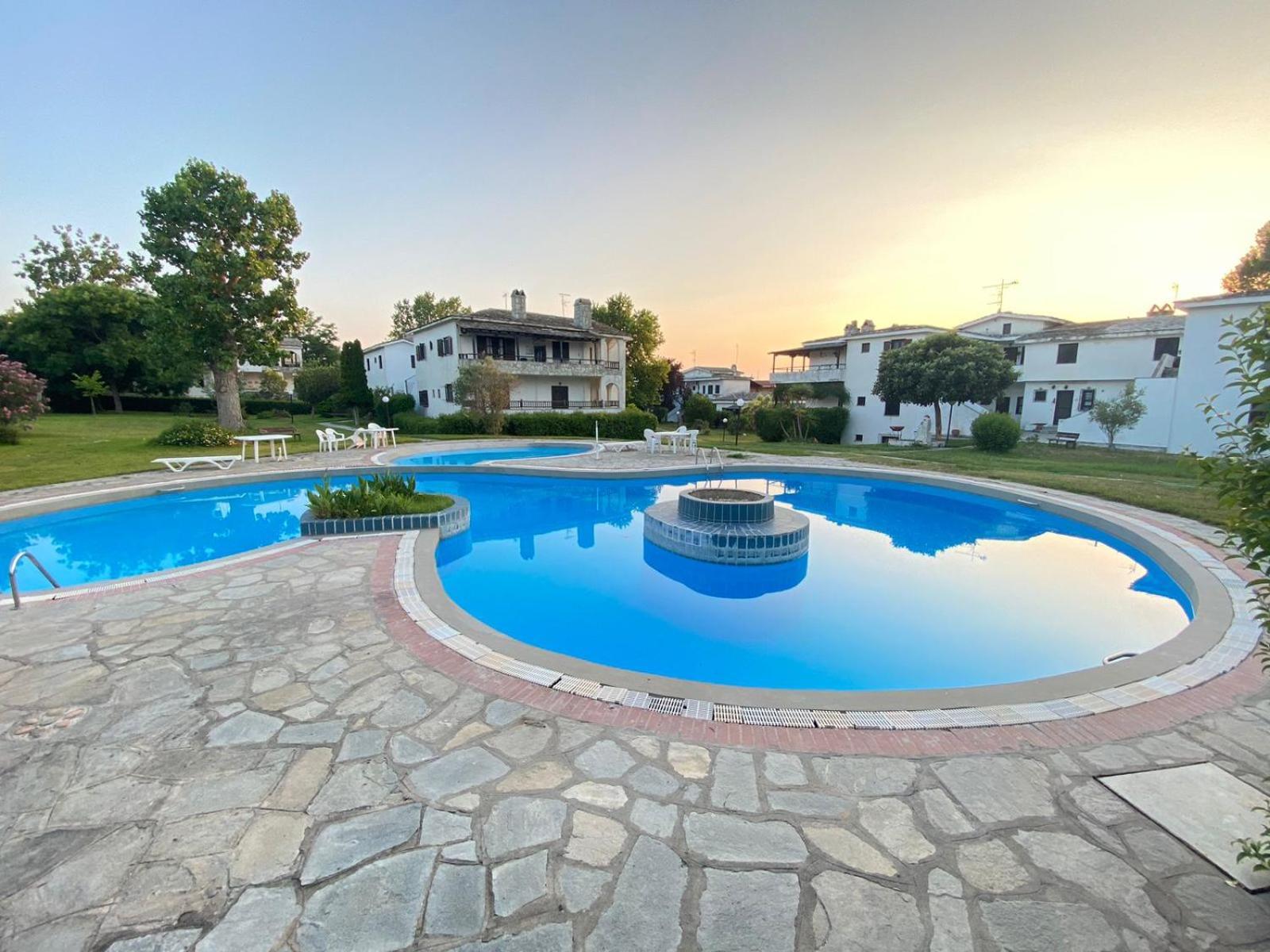 Villa Meltemi Rock House à Kalandra Extérieur photo